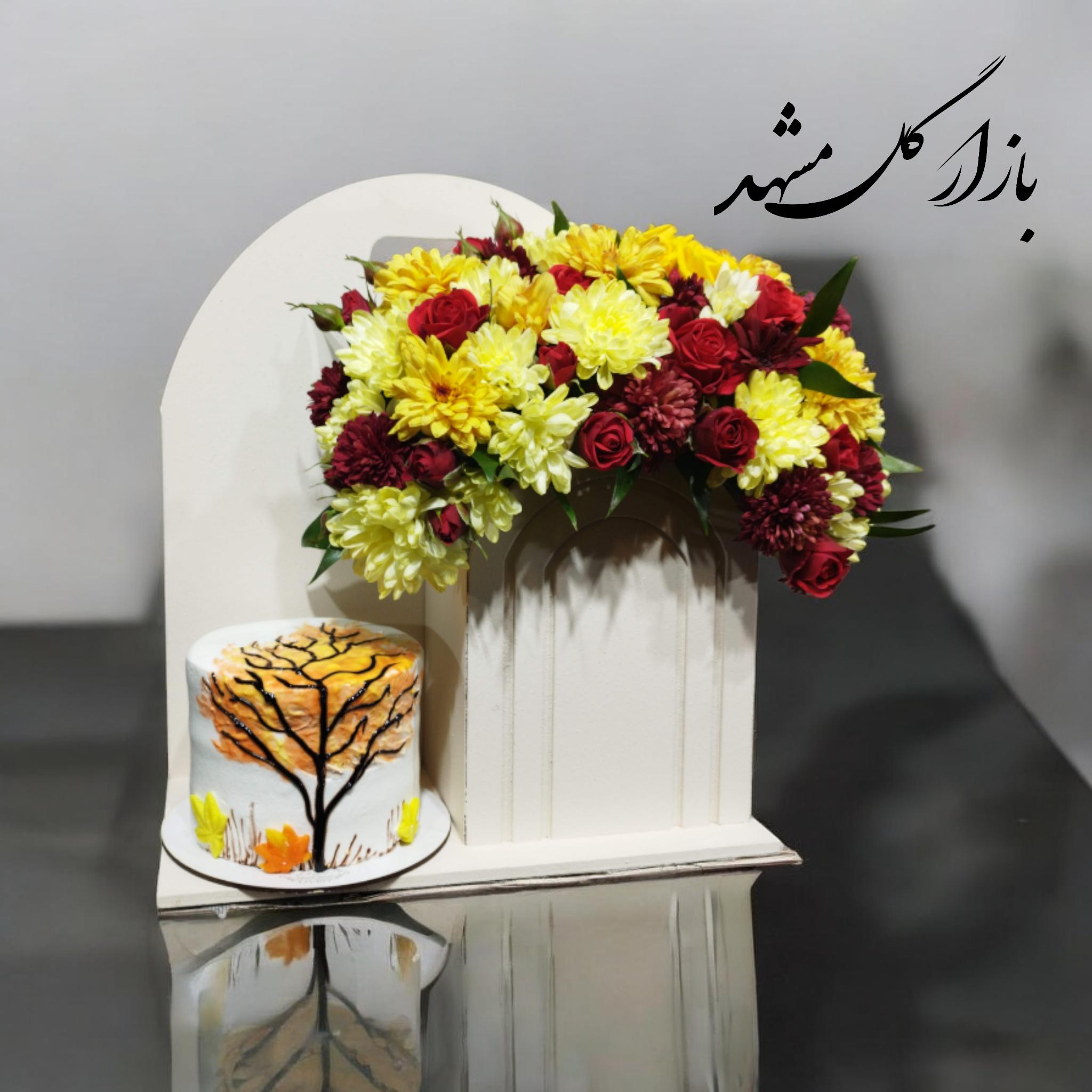 باکس گل به همراه کیک بازار گل مشهد