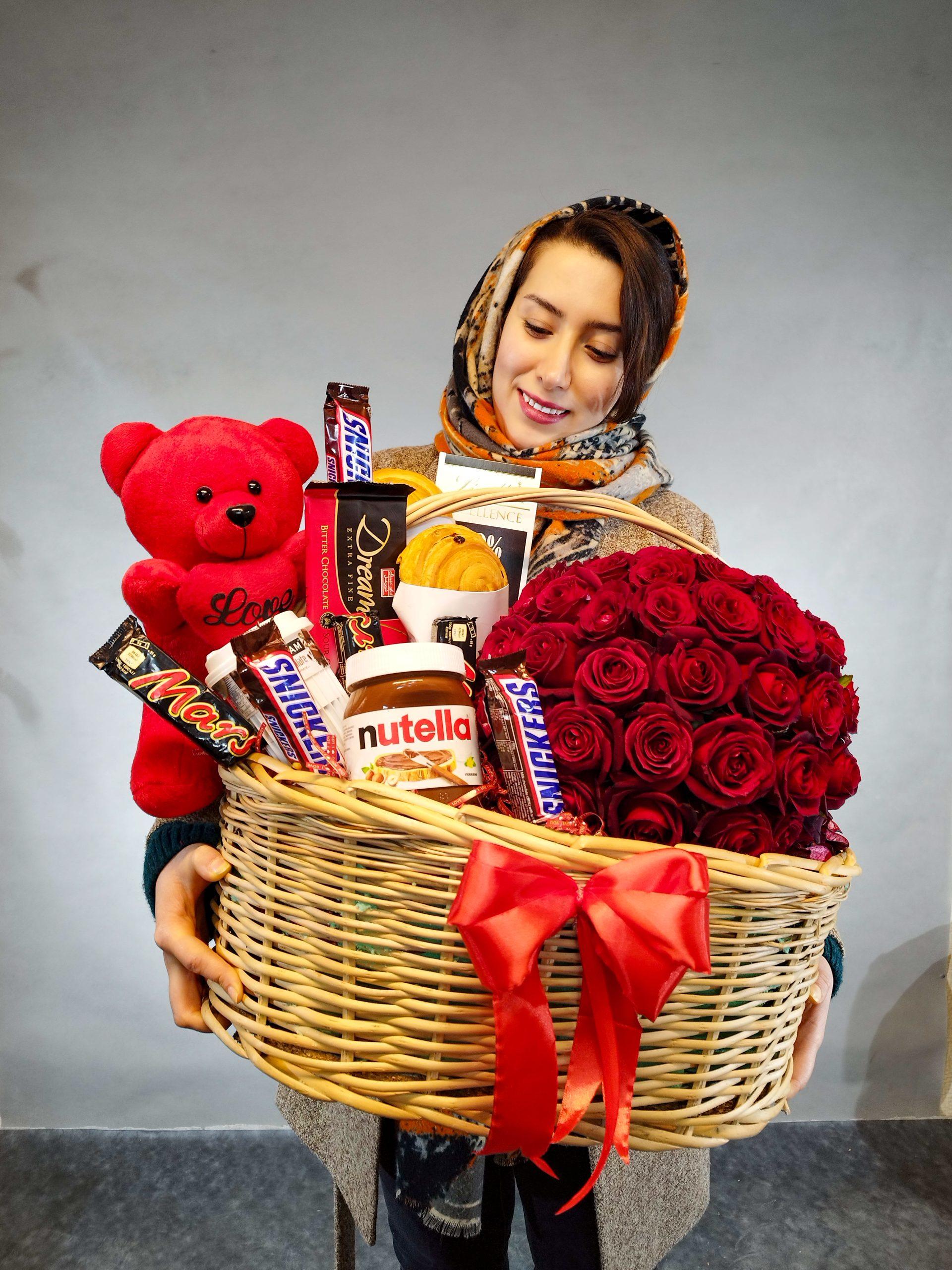 باکس لاکچری هدیه ولنتاین بازار گل مشهد